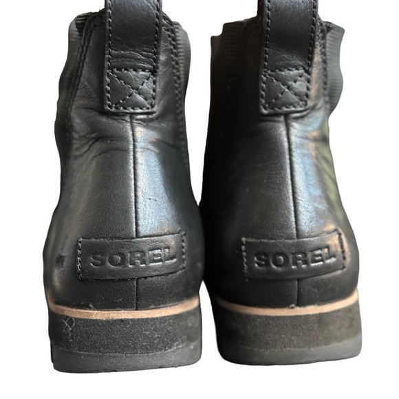 Excellent condition- slip on SOREL Harlow Chelsea black boot. - Picture 2 of 7